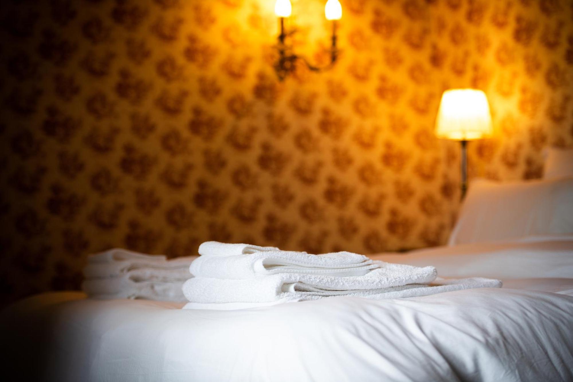 Domaine De La Briouse Bed & Breakfast Sanxay Eksteriør bilde