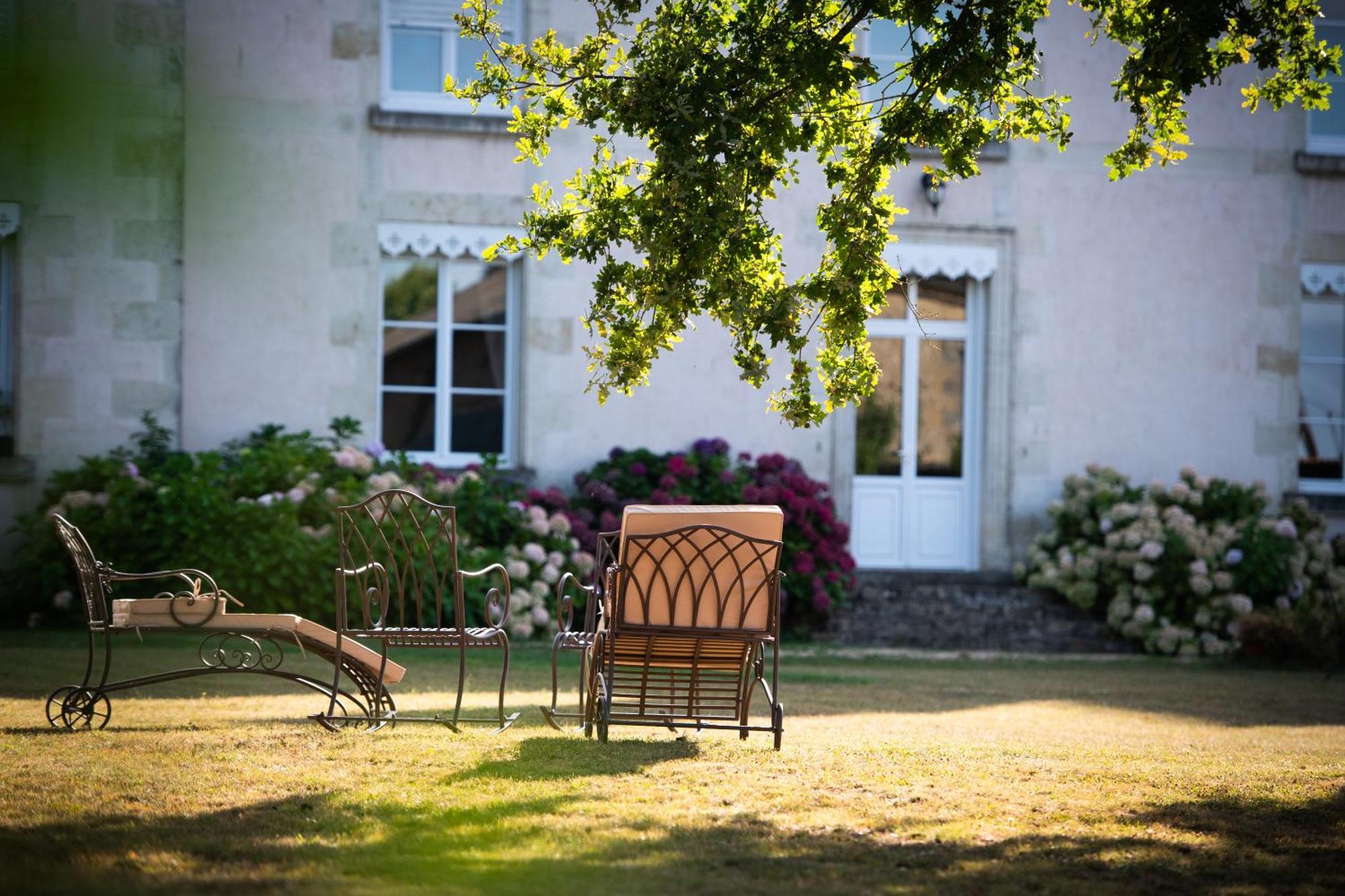 Domaine De La Briouse Bed & Breakfast Sanxay Eksteriør bilde